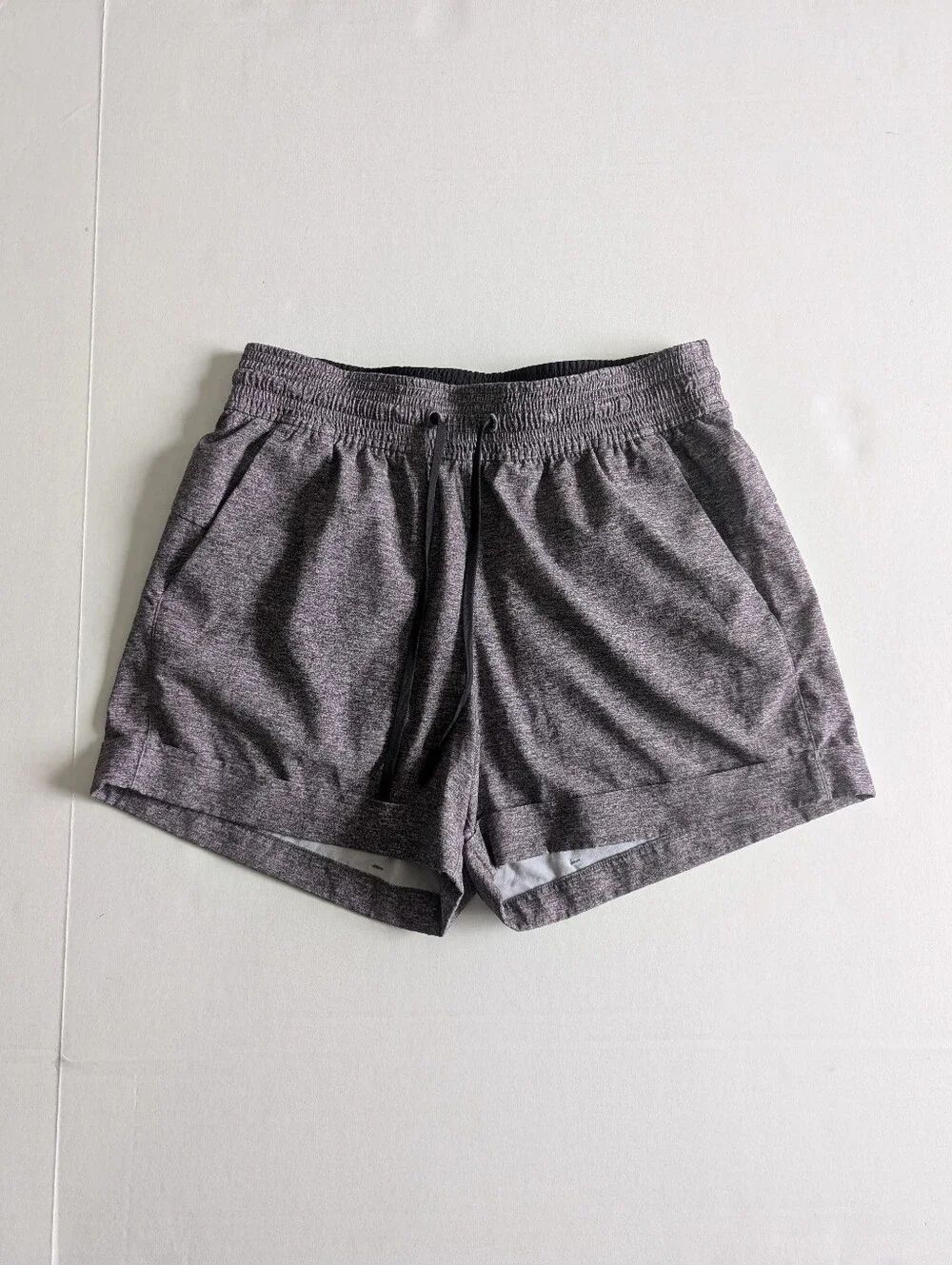 Lululemon Women's Spring Break Away Heather Lux Blak Short Sz 4
